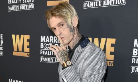 Почина певецът Арън Картър - 1