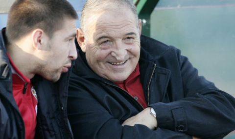 Димитър Пенев бе награден за 70-годишнината си - 1
