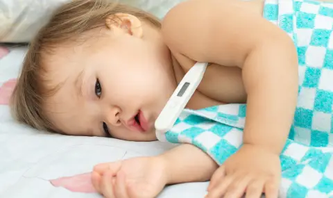 Педиатър съветва: Когато бебето е болно, давайте достатъчно течности