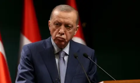 Ердоган проведе извънредно заседание след предупреждение за готвен преврат в Турция