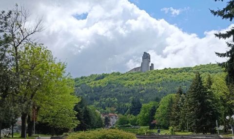 Времето днес, прогноза за неделя, 7 май: Слънчево, кратки валежи в Югозападна България - 1