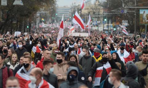 Опозицията в Беларус заплашва с национална стачка - 1