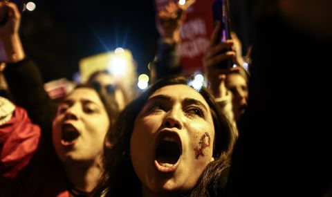 Демонстрации на жени в цяла Турция по повод 8 март - 1