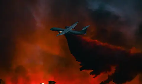 Потушиха пожар близо до складове с взривни вещества, включи се и хеликоптер от базата на НАТО - 1