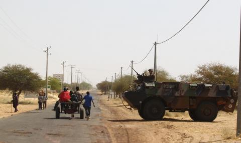 Терористи убиха 10 военни в Мали - 1