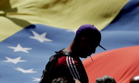 Народът срещу Мадуро! Вълна на недоволство срещу "бонусите на мизерията"  - 1