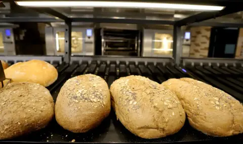 Властта успокои: Хлябът и свинското няма да поскъпват