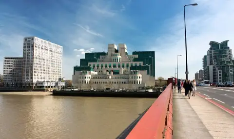 Скандал в Лондон! Дядото на новата шефка на МИ6 е бил нацистки шпионин - 1