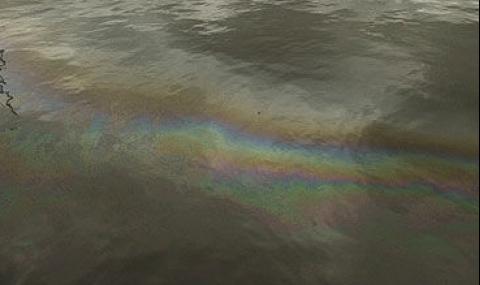 Река Ахелойска е замърсена с нафта - 1