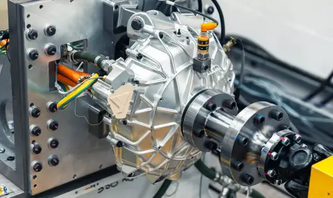 Новият електромотор на Mercedes може да елиминира нуждата от задни спирачки - 1