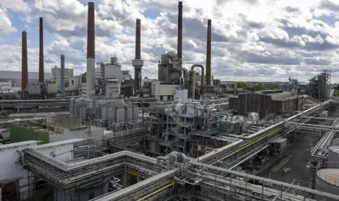 Gas-consuming companies are leaving Europe  - 1