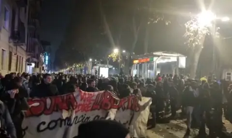 Полицията влезе в сблъсък с протестиращи в Торино ВИДЕО