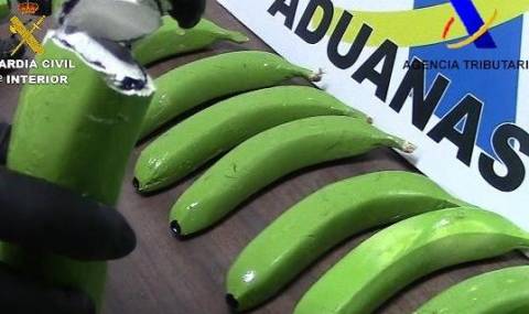 Заловиха кокаин във фалшиви банани (Видео) - 1
