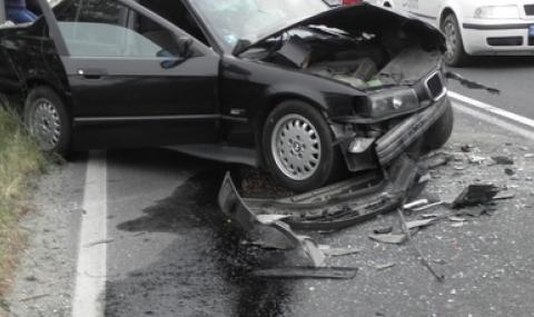 Автокрадец катастрофира със задигнато преди минути BMW - 1