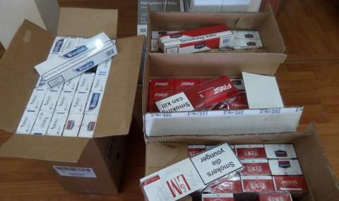 Откриха близо 2000 кутии контрабандни цигари в каюта на кораб - 1