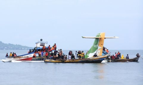 Пътнически самолет на танзанийска авиокомпания падна в езерото Виктория - 1