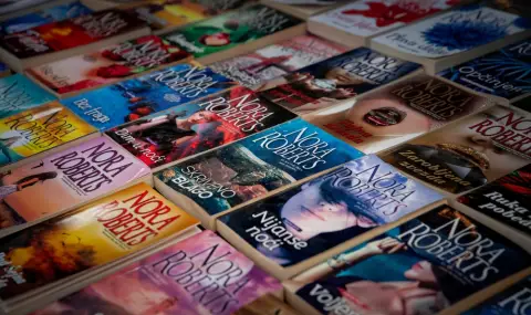 "Кралицата на романтиката" Нора Робъртс навършва 75 г. днес - 1