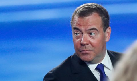 Медведев: Няма да изкарвате пари в Русия - 1