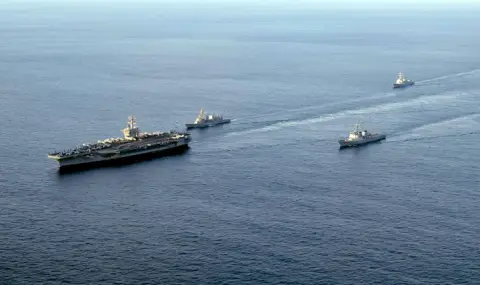 Шест лодки са приближили търговски кораб в Червено море край Йемен - 1