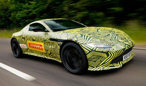 Новият луксозен болид на Aston Martin с AMG двигател - 1