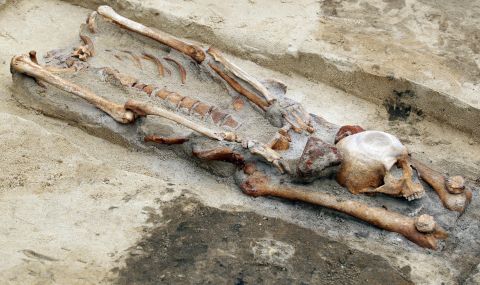 В Полша намериха гроб на дете-вампир  - 1