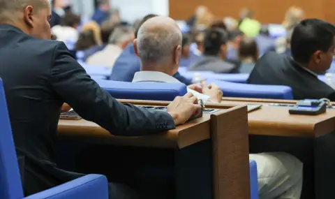 Оставка заради корупция: ще доживеем ли и в България? - 1