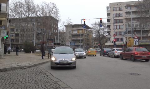 Пловдив - 345 000 души, 191 000 автомобила - 1
