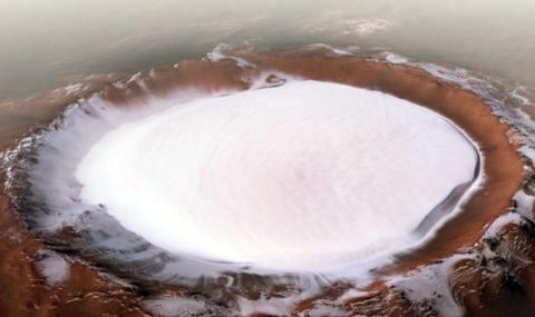 Полет над най-красивия кратер на Марс (ВИДЕО) - 1
