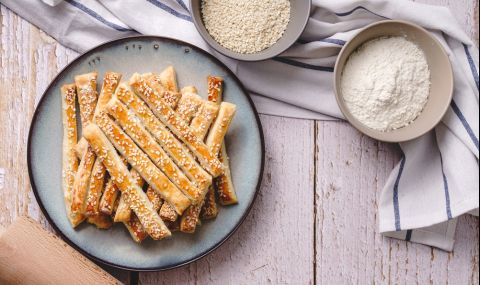 Рецепта на деня: Соленки със сирене и кашкавал - 1