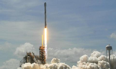 SpaceX изстреля първия български сателит - 1
