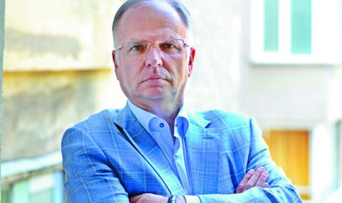 Боян Чуков за изборите: Оказва се изключително мощен външен натиск да спечелят "правилните" партии - 1