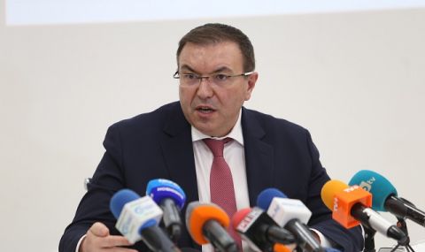 Министър Ангелов: Ваксинацията върви с добро темпо, близо 60 000 са се записали  - 1
