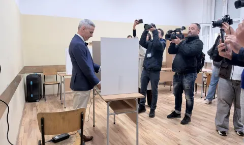 Андрей Гюров: Изборът днес е между две посоки