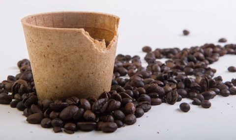 Българи патентоваха чаша за кафе от вафлени кори - 1