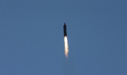 Северна Корея изстреля ракета над Япония - 1