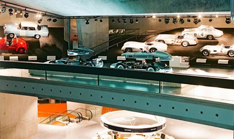 Посетете музея на Mercedes-Benz... от вкъщи - 1