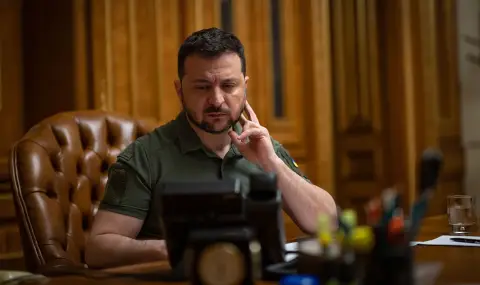 Бързото одобряване на военна помощ за Украйна е жизненоважно, заяви Зеленски в телефонен разговор - 1