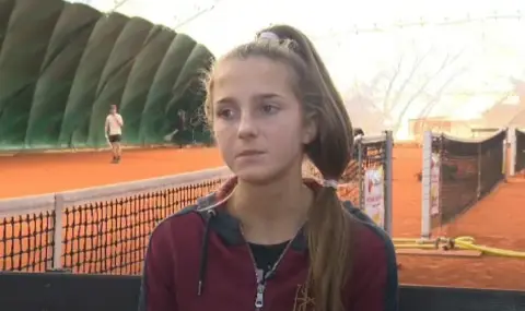 Росица Денчева постигна голям успех! Класира се за полуфиналите при девойките на Ролан Гарос - 1