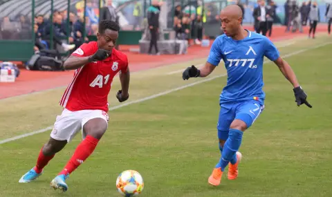  Бивша звезда на ЦСКА ще играе във Втора лига - 1