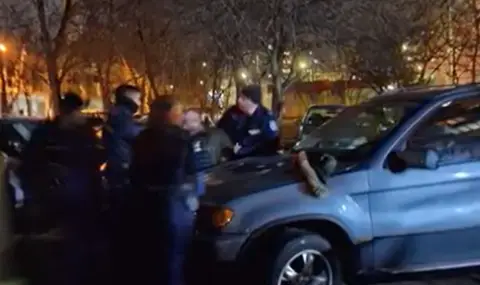 Неадекватният шофьор, който потроши 9 паркирани коли пред блок в София, остава без книжка 4 години - 1