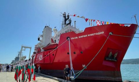 България и Аржентина укрепват антарктическото си сътрудничество с пристигането на първия български кораб, плаващ за Антарктида - 1