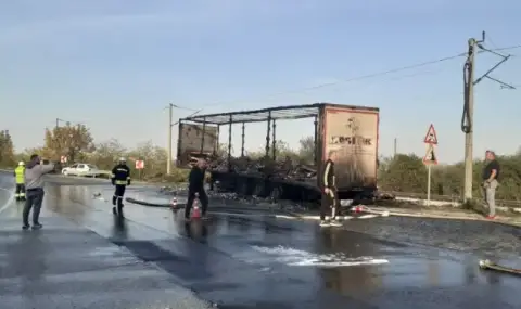 Камион с алкохол се самозапали на пътя Русе - Велико Търново - 1