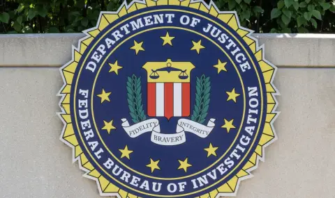 Трима бивши служители на ФБР съдят администрацията на Тръмп - 1