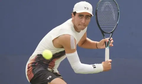 Ivan Ivanov was eliminated in the first round of the qualifications in his debut appearance in the men's category at Wim - 1