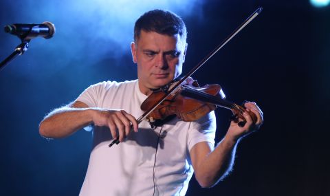  Васко Василев подготвя акустично турне в България - 1
