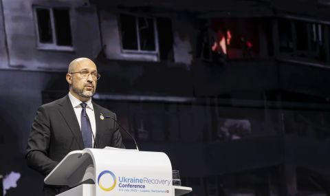 Украйна пести близо 5,5 млрд. долара, отлагайки погасяването на дълга си - 1