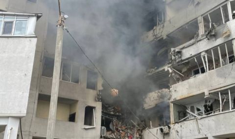 Петима ранени при руски удари в Одеса - 1