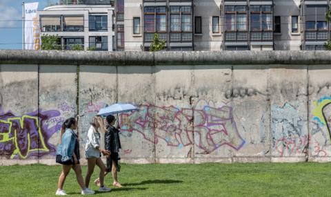 Берлинската стена се провали позорно - 1
