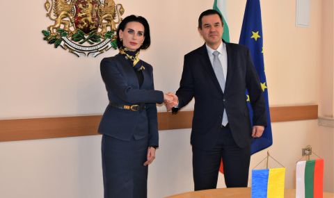 Новата посланичка на Украйна започна работата си у нас със срещи с министрите, свързани с оръжията - 1