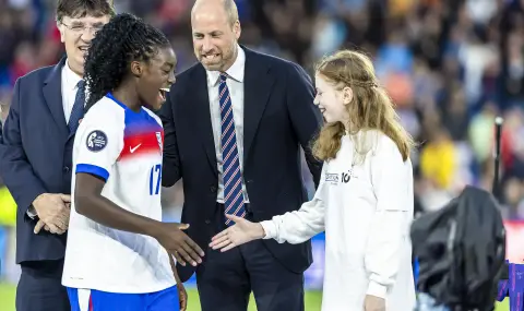 Кралско вдъхновение на трибуните: Принцеса Шарлот и принц Уилям аплодират триумфа на „лъвиците“ на Евро 2025 - 1